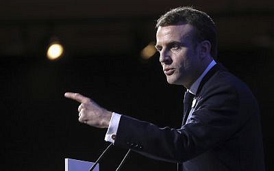 Le président français Emmanuel Macron prononce un discours lors du 34e dîner annuel du groupe CRIF, Conseil représentatif des institutions juives de France, à Paris, le mercredi 20 février 2019. (Crédit : Ludovic Marin, Pool Photo via AP)