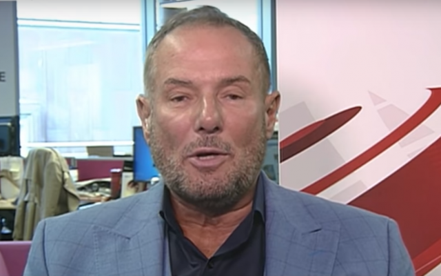 Derek Hatton (Crédit : capture écran/Youtube) Derek Hatton (Crédit : capture écran/Youtube)