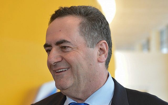 Le ministre des Transports Israel Katz  à la conférence sur l'aviation israélienne, le 2 mai 2018 (Crédit : Flash90)