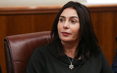 La ministre de la Culture Miri Regev au cabinet du Premier ministre à Jérusalem, le 8 novembre 2018. (Alex Kolomoisky/Yedioth Ahronoth/Pool)