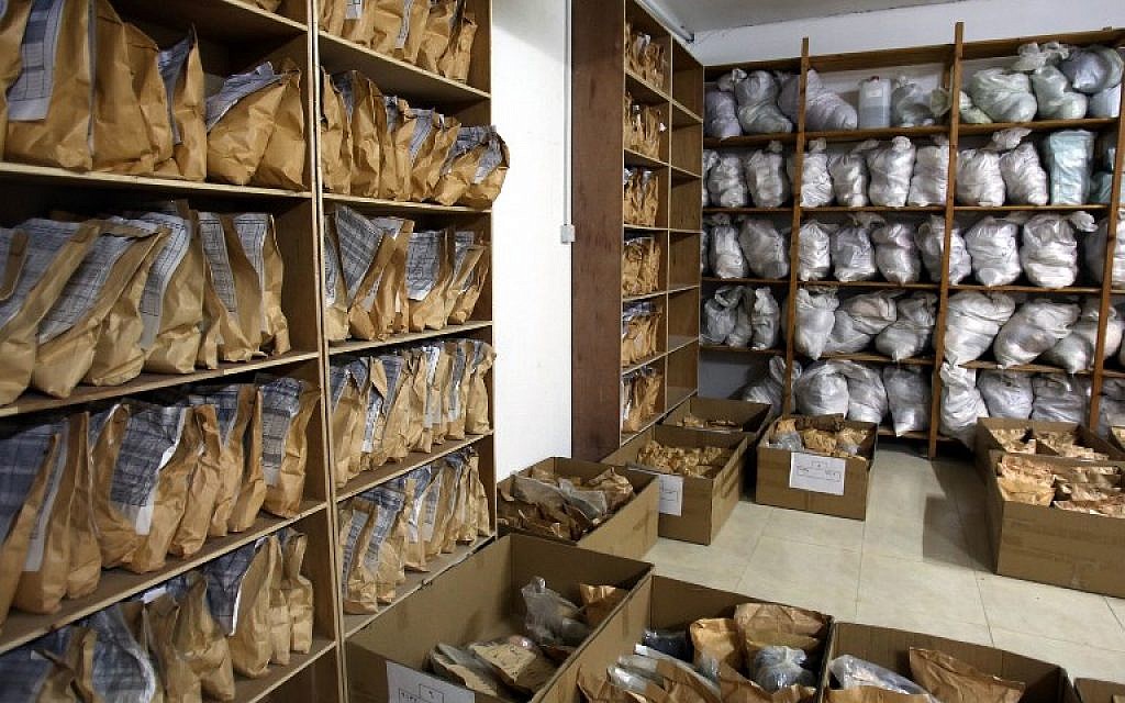 Des sacs de drogues confisqué à l'unité anti-narcotique du poste de police d'Amman, le 7 janvier 2019. (Crédit Khalil MAZRAAWI / AFP) Des sacs de drogues confisqué à l'unité anti-narcotique du poste de police d'Amman, le 7 janvier 2019. (Crédit Khalil MAZRAAWI / AFP)