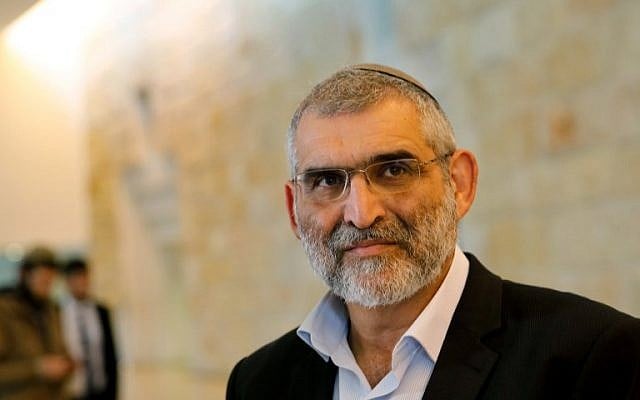 Michael Ben-Ari du parti Otzma Yehudit assiste à une audience à la Cour suprême de Jérusalem, le 14 mars 2019, pour être autorisé à se présenter à un siège à la Knesset. (Crédit : GIL COHEN-MAGEN / AFP) Michael Ben-Ari du parti Otzma Yehudit assiste à une audience à la Cour suprême de Jérusalem, le 14 mars 2019, pour être autorisé à se présenter à un siège à la Knesset. (Crédit : GIL COHEN-MAGEN / AFP)