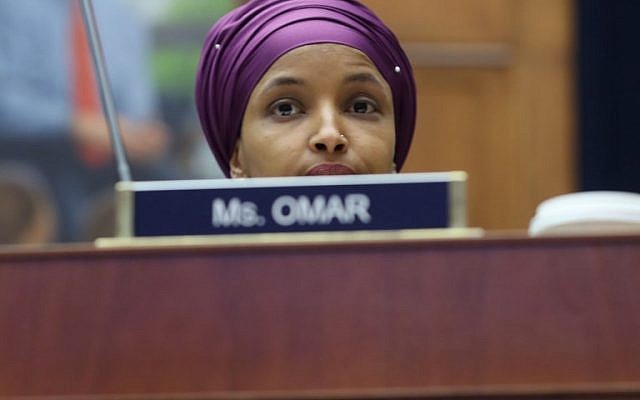 WASHINGTON, DC - La représentante Ilhan Omar, démocrate du Minnesota, lors d'une commission à Washington DC, le 6 mars 2019 (Crédit : Mark Wilson/Getty Images/AFP)