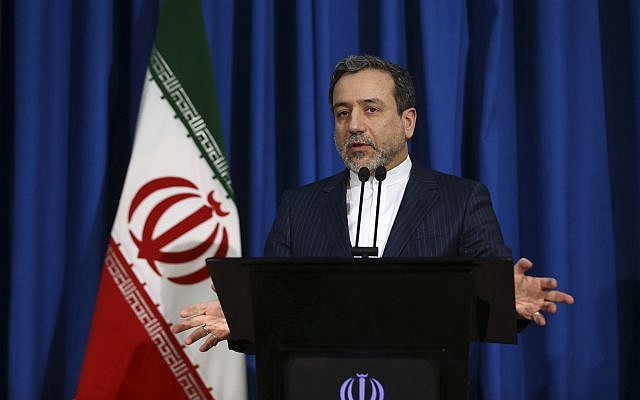 Le vice-ministre des Affaires étrangères iranien Abbas Araghchi, également négociatieur de l'accord sur le nucléaire iranien, durant une conférence de presse à Téhéran, le 15 janiver 2017. (Crédit : AP /Vahid Salemi) Le vice-ministre des Affaires étrangères iranien Abbas Araghchi, également négociatieur de l'accord sur le nucléaire iranien, durant une conférence de presse à Téhéran, le 15 janiver 2017. (Crédit : AP /Vahid Salemi)