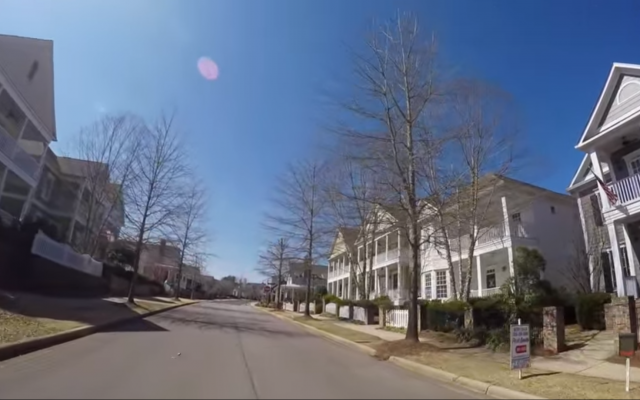 Une rue de Hoover, Alabama, aux Etats-Unis (Capture d'écran : YouTube) Une rue de Hoover, Alabama, aux Etats-Unis (Capture d'écran : YouTube)