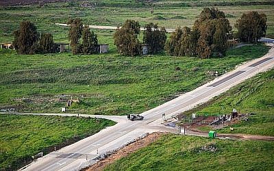 La zone frontalière entre Israël et la Syrie sur le plateau du Golan, le 21 février 2019 (Crédit : Maor Kinsbursky/ Flash90)
