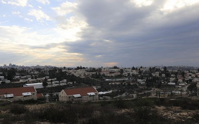 Vue sur Beit El (Crédit : AP/Tsafrir Abayov) Vue sur Beit El (Crédit : AP/Tsafrir Abayov)