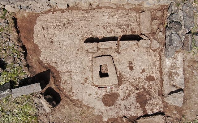Le site de fouilles entreprises dans le parc national de Kozarim où un pressoir et une mosaïque ont été trouvés, au mois de mars 2019 (Crédit : Ahiya Cohen-Tavor/Autorité des parcs et de la nature israélienne) Le site de fouilles entreprises dans le parc national de Kozarim où un pressoir et une mosaïque ont été trouvés, au mois de mars 2019 (Crédit : Ahiya Cohen-Tavor/Autorité des parcs et de la nature israélienne)
