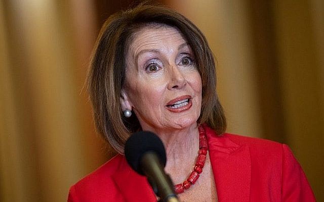 La présidente de la Chambre, Nancy Pelosi, prend la parole avant une rencontre avec le président colombien Ivan Duque Marquez au Capitole des États-Unis, à Washington, le 13 février 2019. (Saul Loeb/AFP)