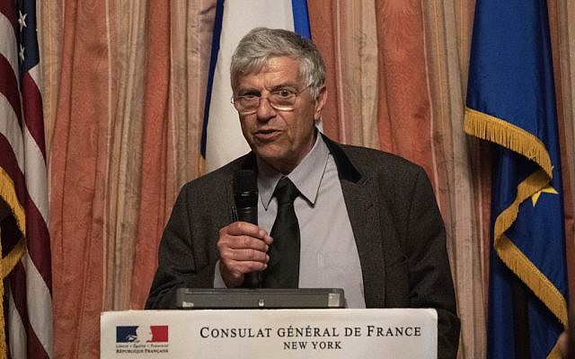 Michel Vernay héritier d'un tableau volé par les nazis, à la restitution à New York, le 1 er avril 2019. (Crédit : Don Emmert / AFP)