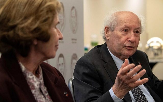 Les chasseurs de nazis Serge and Beate Klarsfeld durant une interview avec l'AFP à Washington, DC, le 29 avril 2019. (Crédit : NICHOLAS KAMM / AFP) Les chasseurs de nazis Serge and Beate Klarsfeld durant une interview avec l'AFP à Washington, DC, le 29 avril 2019. (Crédit : NICHOLAS KAMM / AFP)