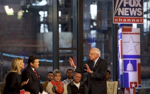 Le candidat démocrate à la présidentielle, le sénateur américain Bernie Sanders (indépendant du Vermont), participe à une réunion publique organisée par Fox News à SteelStacks, le 15 avril 2019, à Bethlehem, en Pennsylvanie. (Mark Makela / Getty Images / AFP) Le candidat démocrate à la présidentielle, le sénateur américain Bernie Sanders (indépendant du Vermont), participe à une réunion publique organisée par Fox News à SteelStacks, le 15 avril 2019, à Bethlehem, en Pennsylvanie. (Mark Makela / Getty Images / AFP)