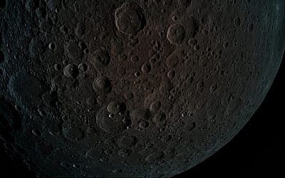 La sonde spatiale Bereshit a pris cette photo de la surface de la lune à une altitude de seulement 440 kilomètres lors d'une manoeuvre de capture lunaire, le 4 avril 2019. (Crédit : Bereshit)
