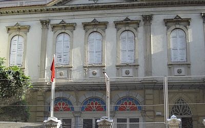 La synagogue Beth Israel d'Izmir, en Turquie, en 2010. (Crédit : Wikimedia Commons)