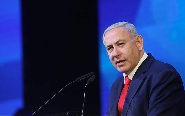 Le Premier ministre Benjamin Netanyahu lors d'un événement en hommage aux familles des soldats israéliens tués sur le front, le 14 avril 2019 (Crédit : Noam Revkin Fenton/Flash90)