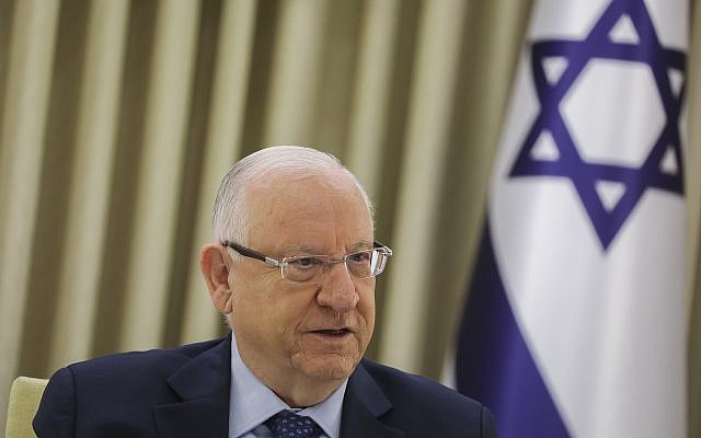 Le président Reuven Rivlin rencontre des représentants des partis à la résidence du président de Jérusalem, le 16 avril 2019 (Crédit : Noam Revkin Fenton/Flash90)