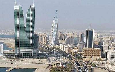 Une vue du quartier d'affaires de Manama, la capitale du Bahreïn (Crédit : CC-BY Jayson De Leon/Wikimedia Commons) Une vue du quartier d'affaires de Manama, la capitale du Bahreïn (Crédit : CC-BY Jayson De Leon/Wikimedia Commons)