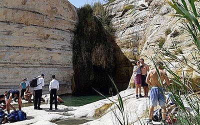 Randonneurs dans le Negev (Meir Orbach/ Autorité israélienne de la nature et des parcs)