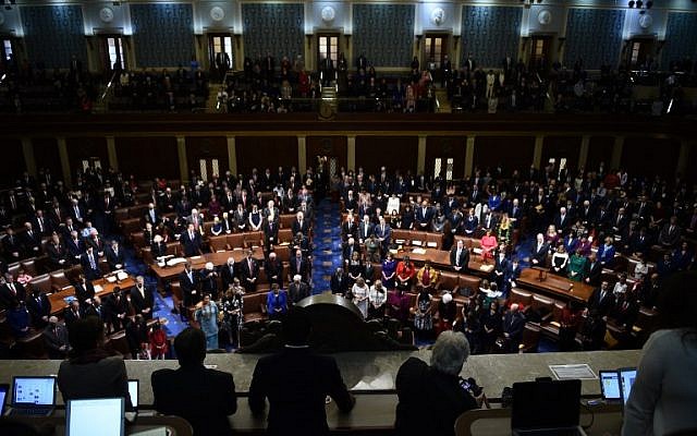 Les membres du Congrès avant le début du 116e congrès, à Washington DC, le 3 janvier 2019. (Crédit : Brendan SMIALOWSKI / AFP)