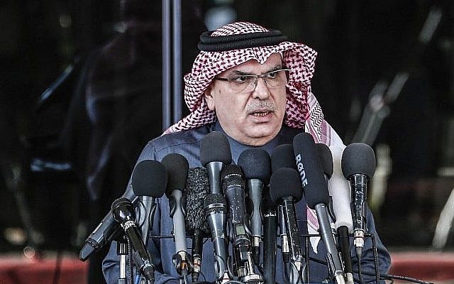 Mohammed al-Emadi, président de la Commission nationale du Qatar pour la reconstruction de Gaza, s'exprime lors d'une conférence de presse dans la ville de Gaza, le 25 janvier 2019. (Mahmud Hams/AFP)