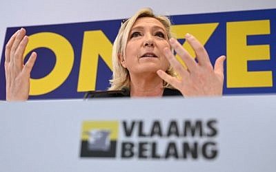 La présidente du parti du Rassemblement national de l'extrême-droite française,  Marine Le Pen, s'exprime lors d'une conférence de presse en soutien au parti belge flamand Vlaams Belang avant les élections européennes à Bruxelles, le 5 mai  2019 (Crédit :  EMMANUEL DUNAND / AFP)