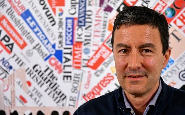 Caio Giulio Cesare Mussolini, arrière-petit-fils du dictateur fasciste Benito Mussolini, et candidat pour le parti national-conservateur italien "Frères d'Italie" (FI, Fratelli d'Italia) aux prochaines élections européennes, rencontre la presse étrangère le 8 mai 2019 à Rome. (Crédit : Alberto PIZZOLI / AFP)