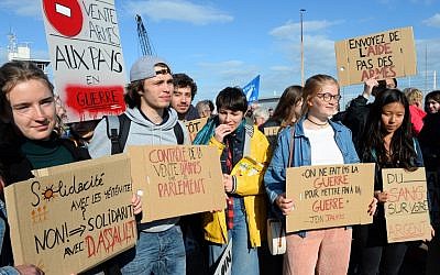 Manifestation au Havre contre la vente d'armes à l'Arabie saoudite, qui pourraient servir dans le conflit au Yémén, le 9 mai 2019. (Crédit : JEAN-FRANCOIS MONIER / AFP)