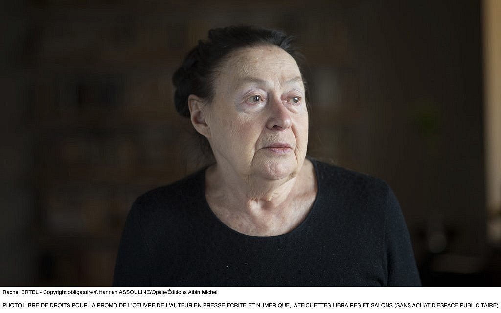 Portrait de Rachel Ertel a son domicilie, mars 2015 (Crédit : Hannah ASSOULINE/Opale/ditions Albin Michel) Portrait de Rachel Ertel a son domicilie, mars 2015 (Crédit : Hannah ASSOULINE/Opale/ditions Albin Michel)