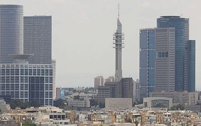 Les quartiers généraux de l'armée à Tel Aviv. (Crédit : Miriam Alster/Flash90)