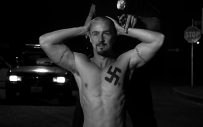 Illustration : image du film American Histoiry X de 1998, dans lequel Edward Norton joue un suprématiste blanc. (Crédit : capture d'écran)