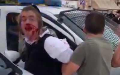 La police arrête un adolescent ultra-orthodoxe autiste à Jérusalem le 22 mai 2019. (Capture d'écran: Twitter)