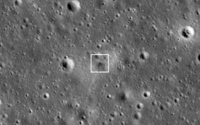 Le site d'impact de Bereshit comme on peut le voir par LROC 11 jours après la tentative d'alunissage manquée. La date en bas à gauche indique quand l'image a été prise. 
( NASA/GSFC/Université d'état d'Arizona)