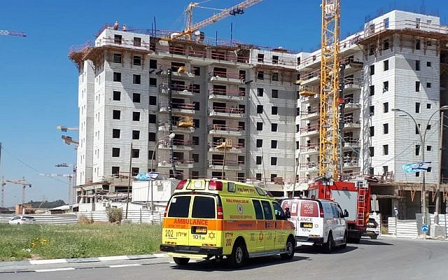 Rescue forces at the scene after a fatal construction crane collapse at a site in Yavneh, May 19, 2019. (Magen David Adom)