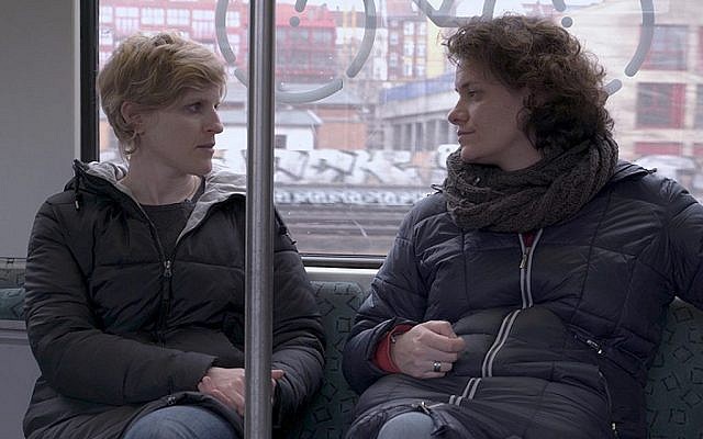 Gil Levanon (à gauche) et Kat Rohrer sont à l'origine de "Back to the Fatherland", un documentaire sur les Israéliens qui retournent en Allemagne et en Autriche. (First Run Features)