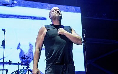 David Draiman du groupe Disturbed en concert à Columbus, dans l'Ohio, le 18 mai 2019. (Crédit : Amy Harris/Invision/AP)