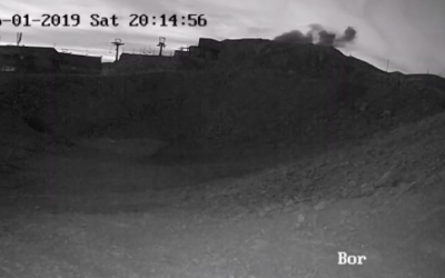 Capture d'écran de la vidéo publiée par la station de ski du Mont Hermon au moment de l'attaque de roquettes.