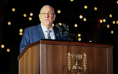 Le président Reuven RIvlin s'exprime lors de la cérémonie officielle de Yom Yeroushalayim, sur la colline des Munitions à Jérusalem, le 2 juin 2019. (Crédit : Flash90)