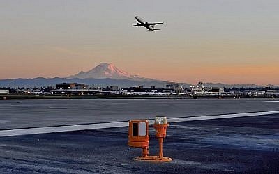 La solution de sécurité pour les pistes d'aéroport développée par Xsight Systems est déployée sur une piste de l'aéroport international Seattle Tacoma.
