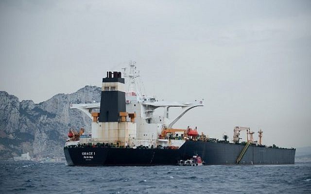Le supertanker Grace 1 iranien, au large de Gibraltar, arraisonné le 4 juillet 2019 par les autorités britanniques. (Crédit photo : JORGE GUERRERO / AFP)