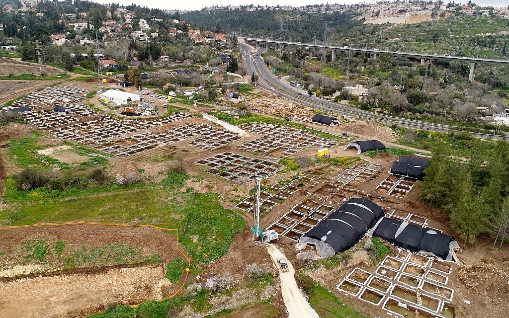 L'immense agglomération du néolithique découverte lors des fouilles archéologiques au carrefour de Motza, près de Jérusalem, par l'Autorité des antiquités. (Eyal Marco, Autorité israélienne des Antiquités)