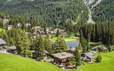 Arosa en été offre des vues magnifiques. (Olaf Protze/LightRocket via Getty Images via JTA)