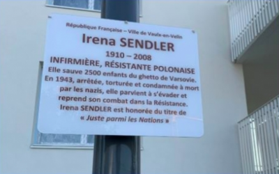 Dévoilement d’une plaque au nom de Iréna Sendler, Juste parmi les Nations. (Crédit photo : CRIF Rhône-Alpes)