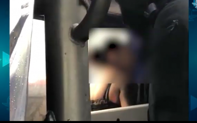 Capture d'écran d'une vidéo montrant la suspecte de la fusillade arrêtée par le police mexicaine.