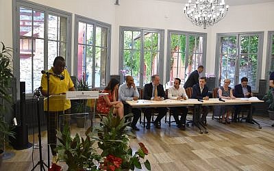 Ce vendredi 5 juillet, à l’Hôtel de ville de Sarcelles, le maire, Patrick Haddad, a présenté son "plan territorial de lutte contre le racisme, l’antisémitisme et les discriminations". (Crédits photo : @VilleSarcelles)