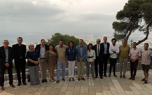 La délégation marseillaise, sur les hauteurs de Haïfa, le 22 juillet. (Crédit photo : Martine Vassal / Twitter) La délégation marseillaise, sur les hauteurs de Haïfa, le 22 juillet. (Crédit photo : Martine Vassal / Twitter)
