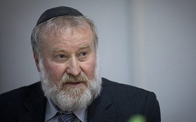 Le procureur général Avichai Mandelblit assiste à une cérémonie d'adieu pour la ministre de la Justice Ayelet Shaked, dans les bureaux du ministère de la Justice à Jérusalem, le 4 juin 2019. (Hadas Parush/Flash90)