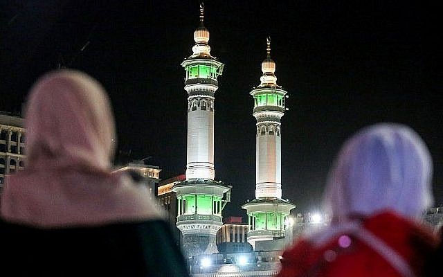 Des fidèles musulmans autour de la Kaaba, le sanctuaire le plus saint de l'islam, dans la Grande Mosquée de la Mecque, ville d'Arabie saoudite, le 17 août 2018, avant le début du pèlerinage annuel du Hadj. (AFP / Ahmad Al-Rubaye) Des fidèles musulmans autour de la Kaaba, le sanctuaire le plus saint de l'islam, dans la Grande Mosquée de la Mecque, ville d'Arabie saoudite, le 17 août 2018, avant le début du pèlerinage annuel du Hadj. (AFP / Ahmad Al-Rubaye)