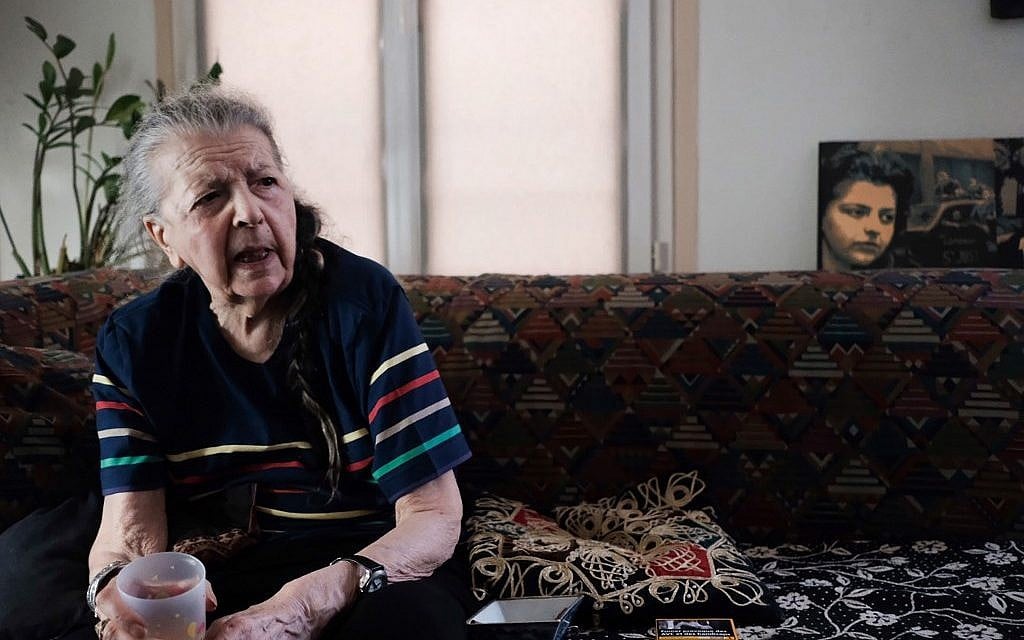 Madeleine Riffaud, 94 ans, parle de la Libération de Paris en 1944, le 26 juillet 2019. (Crédit : Natalie HANDEL / AFP)