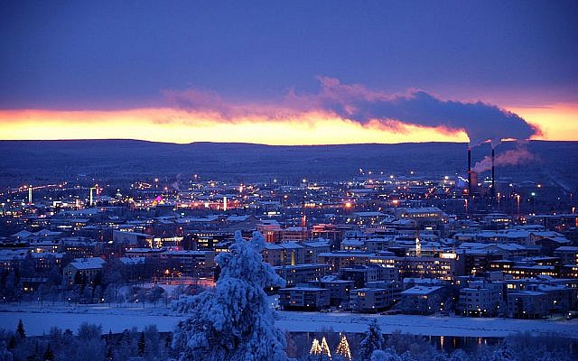 Le centre de Rovaniemi, en décembre 2010. (Crédit photo : Gérard Zojer / Wikimedia / CC BY-SA 3.0) Le centre de Rovaniemi, en décembre 2010. (Crédit photo : Gérard Zojer / Wikimedia / CC BY-SA 3.0)