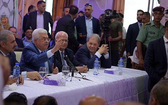 Le président de l'Autorité palestinienne Mahmoud Abbas prononce un discours dans le camp de réfugiés de Jalazone, le 10 août 2019. (Credit: Wafa)